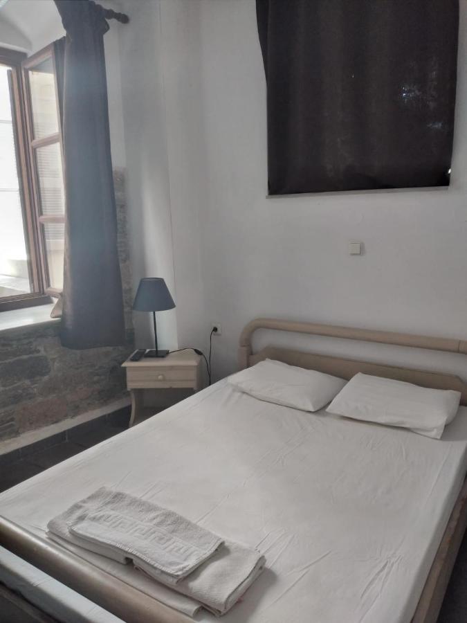 Odos Odysseos Aparthotel Ermoúpoli Eksteriør bilde