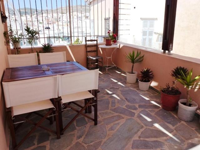 Odos Odysseos Aparthotel Ermoúpoli Eksteriør bilde